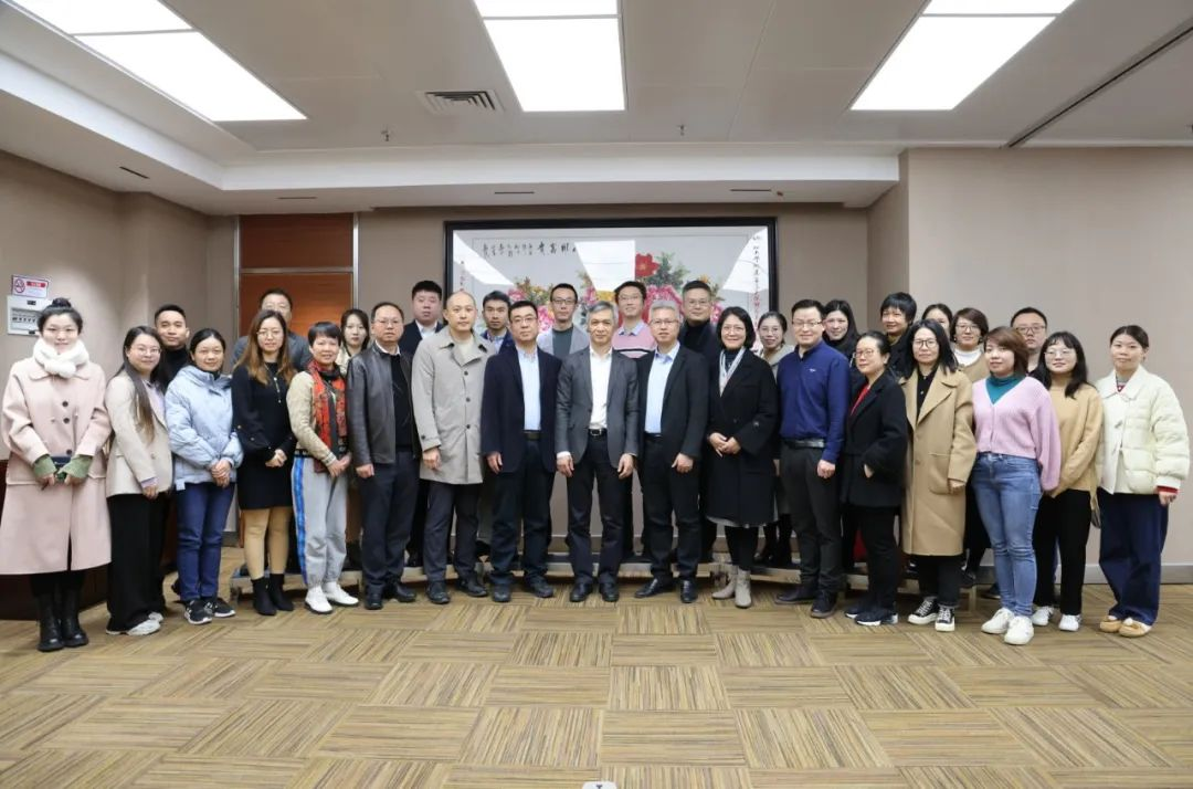 參會人員合影 參會人員合影