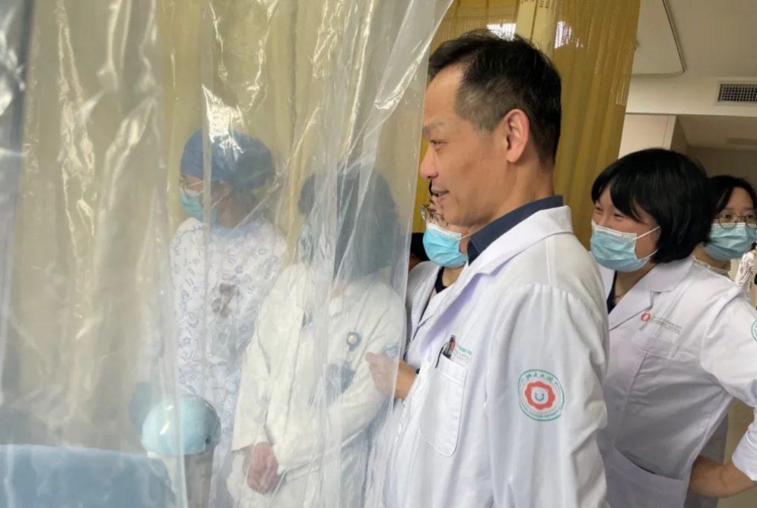 浙江大學醫學院附屬兒童醫院運用CAR-T治療的系統性紅斑狼瘡患兒順利出院。 浙江大學醫學院附屬兒童醫院運用CAR-T治療的系統性紅斑狼瘡患兒順利出院。