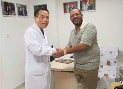 莫罕達斯和醫生 莫罕達斯和醫生